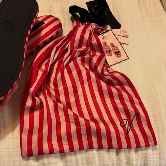 NWT Victoria's Secret Red and Pink Striped Slippers with Sequined Black Bows - Picture 5 of 10
